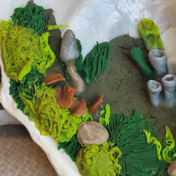 Fairy Garden in Oyster Shell - Picture 3 of 7